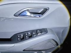 Hyundai ix35 2.0L Automatic 2WD Leading Edition GLS - ფოტო 13