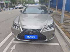 Lexus ES 200 Excellence Edition - ფოტო 3