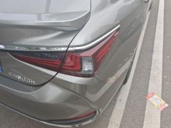Lexus ES 200 Excellence Edition - ფოტო 5