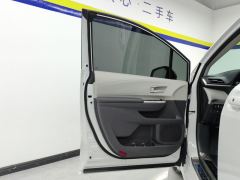 Toyota Sienna Dual-Engine 2.5L Comfort Edition - ფოტო 12