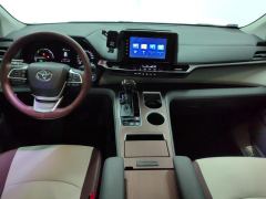 Toyota Sienna Dual-Engine 2.5L Comfort Edition - ფოტო 16