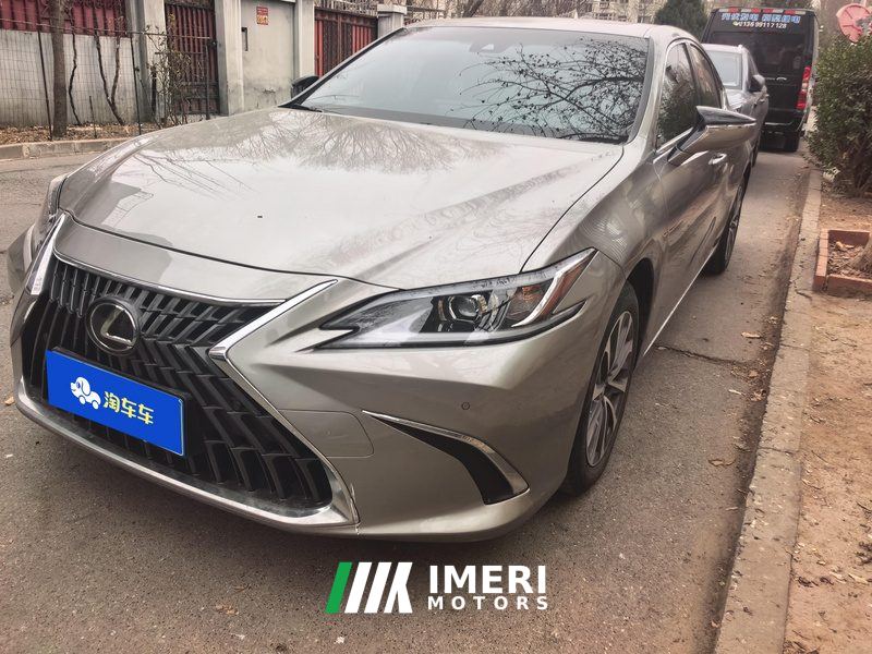 Lexus ES 200 Excellence Edition - автомобиль из Китая