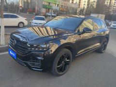 Volkswagen Touareg 3.0T Premium Obsidian Black Sports Suit - ფოტო 1