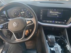 Volkswagen Touareg 3.0T Premium Obsidian Black Sports Suit - ფოტო 16