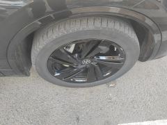 Volkswagen Touareg 3.0T Premium Obsidian Black Sports Suit - ფოტო 6