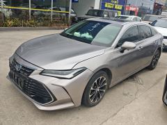 Toyota Avalon Dual-Engine 2.5L E-CVT Luxury Edition - photo 1