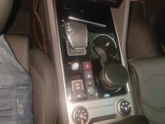 Volkswagen Touareg 3.0T Premium Obsidian Black Sports Suit - photo 19