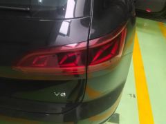 Volkswagen Touareg 3.0T Premium Obsidian Black Sports Suit - photo 5