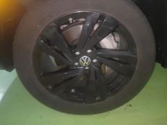 Volkswagen Touareg 3.0T Premium Obsidian Black Sports Suit - photo 6