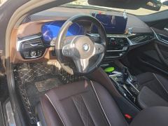 BMW 5 Series 525Li M Sport Package - ფოტო 16