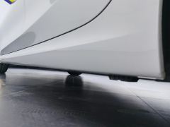 BMW 3 Series 325Li M Sport Package - ფოტო 11
