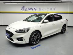 Ford Focus EcoBoost 180 ST Line - ფოტო 1