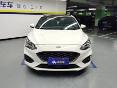 Ford Focus EcoBoost 180 ST Line - ფოტო 3