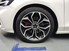 Ford Focus EcoBoost 180 ST Line - ფოტო 6