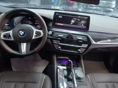 BMW 5 Series 525Li M Sport Package - ფოტო 16