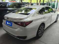 Lexus ES 200 CVT Elite Edition - photo 2