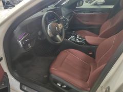 BMW 5 Series Facelift 525Li M Sport Package - фото 14