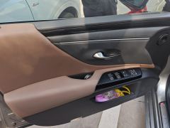 Lexus ES 300h Excellence Edition - ფოტო 12