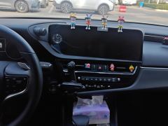Lexus ES 300h Excellence Edition - ფოტო 17