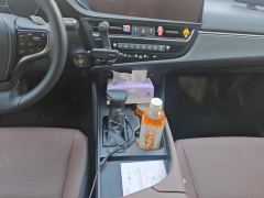 Lexus ES 300h Excellence Edition - ფოტო 19