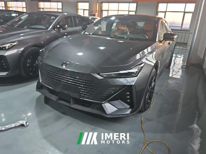 Changan UNI-V Zhidian iDD UNI-V iDD 1.5T 113km Version - автомобиль из Китая