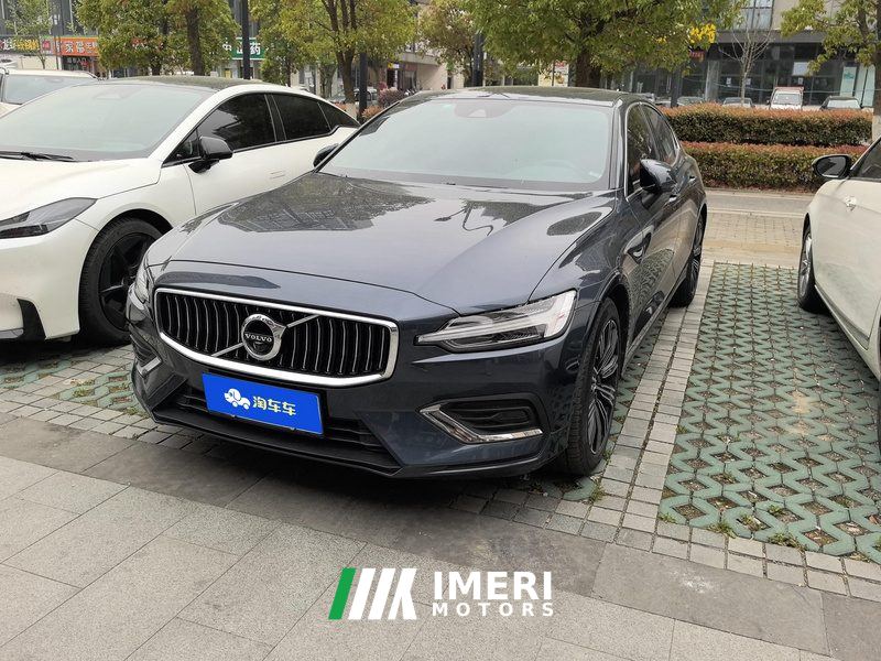 Volvo S60 B4 Smart Luxury Edition - car from China