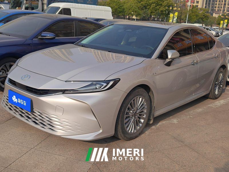 Toyota Camry Dual-Engine 2.0HGVP Luxury Edition
