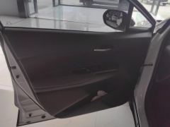 Toyota C-HR 2.0L Luxury - ფოტო 12