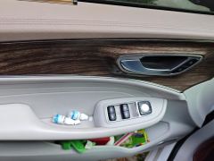 Roewe iMAX8 400TGI Supreme Edition - photo 12