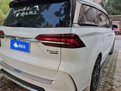 Roewe iMAX8 400TGI Supreme Edition - photo 2