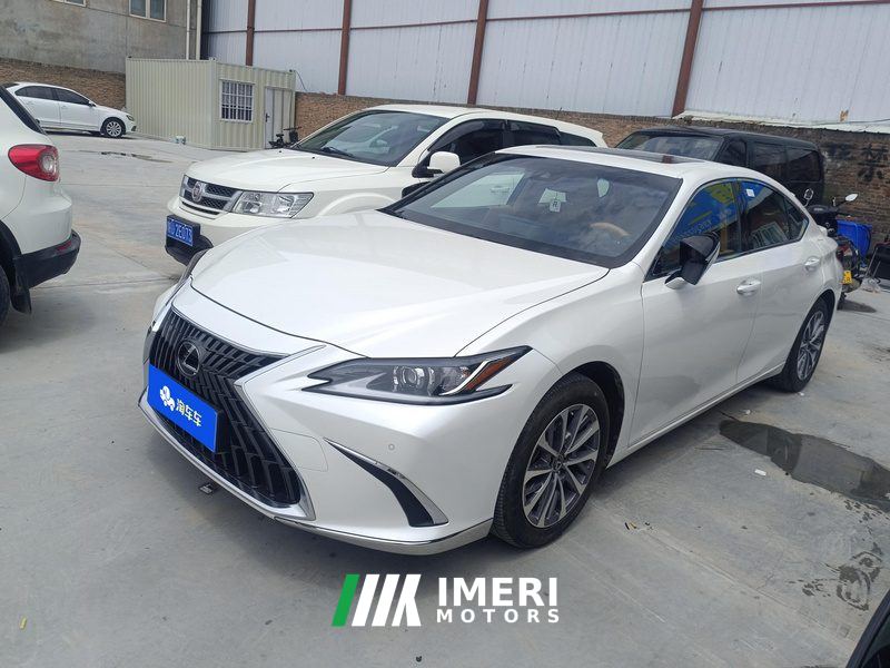 Lexus ES 200 Excellence Edition - ავტომობილი ჩინეთიდან