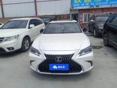 Lexus ES 200 Excellence Edition - ფოტო 3