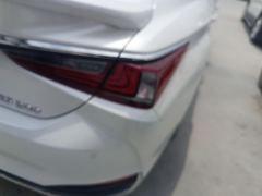 Lexus ES 200 Excellence Edition - ფოტო 5