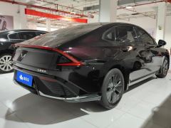 Wuling Starlight Plug-in Hybrid 1.5L 70km Standard Edition - фото 2