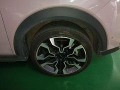 Lynk & Co 06 1.5T Shero Pink Special Edition - фото 6
