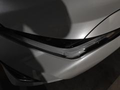 Toyota Avalon Dual-Engine 2.5L E-CVT Luxury Edition - ფოტო 4