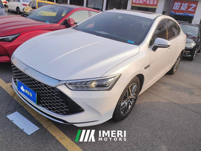 BYD Qin PLUS DM-i 55km Flagship - автомобиль из Китая
