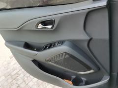 Hyundai ix35 2.0L Automatic 2WD Leading Edition GLS - ფოტო 13