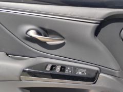 Lexus ES 200 Excellence Edition - ფოტო 13
