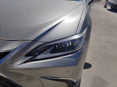 Lexus ES 200 Excellence Edition - ფოტო 4