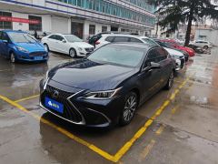 Lexus ES 200 Excellence Edition - фото 1
