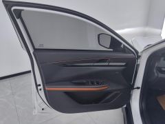 Changan UNI-V Zhidian iDD 1.5T 113km Smart cool type - фото 12