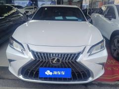 Lexus ES 200 Excellence Edition - ფოტო 3