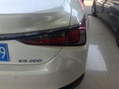 Lexus ES 200 Excellence Edition - ფოტო 5