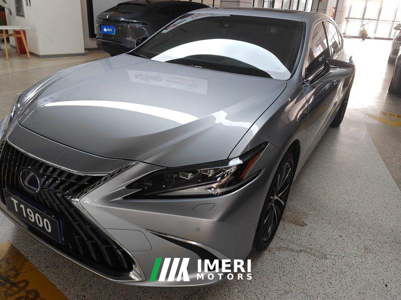Lexus ES 300h Premium Edition - ავტომობილი ჩინეთიდან