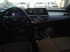 Lexus ES 300h Premium Edition - ფოტო 16