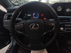 Lexus ES 300h Premium Edition - ფოტო 18