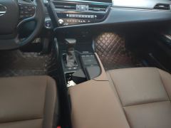 Lexus ES 300h Premium Edition - ფოტო 19