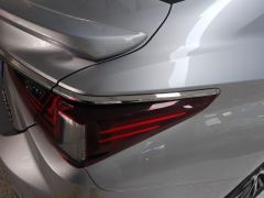Lexus ES 300h Premium Edition - ფოტო 5