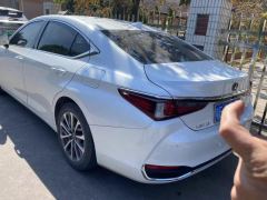 Lexus ES 200 Excellence Edition - ფოტო 2